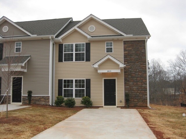 Primary Photo - 3802 Summerwind Way