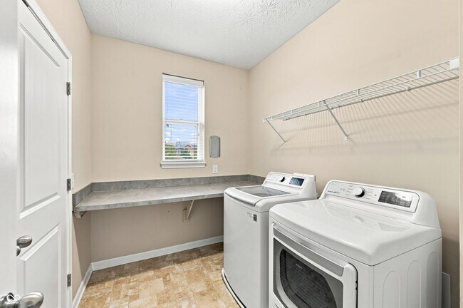 Foto del edificio - 9124 Hawkins Rd
