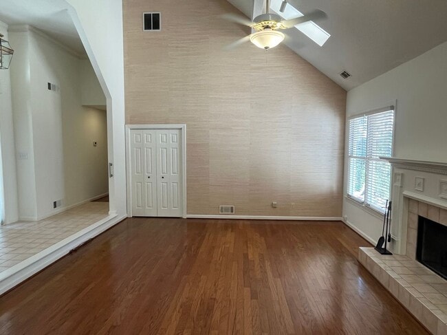 Building Photo - 972 Bridgegate Dr NE