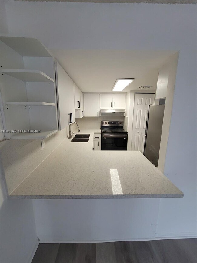 Foto del edificio - 1624 NE 151st St