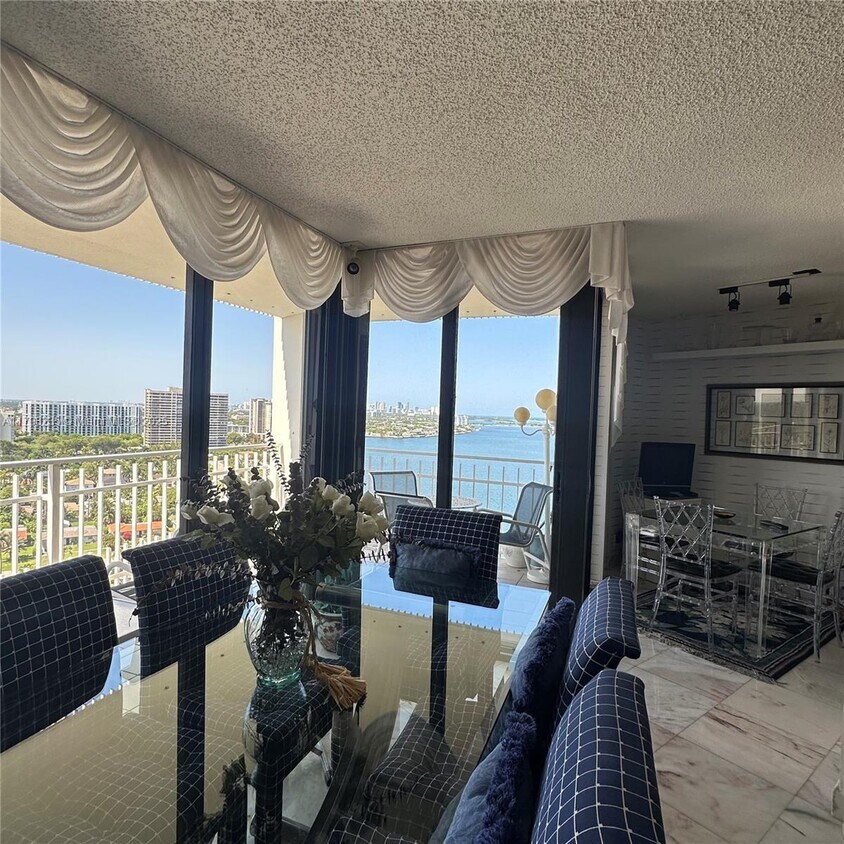 Foto principal - 4000 Towerside Terrace