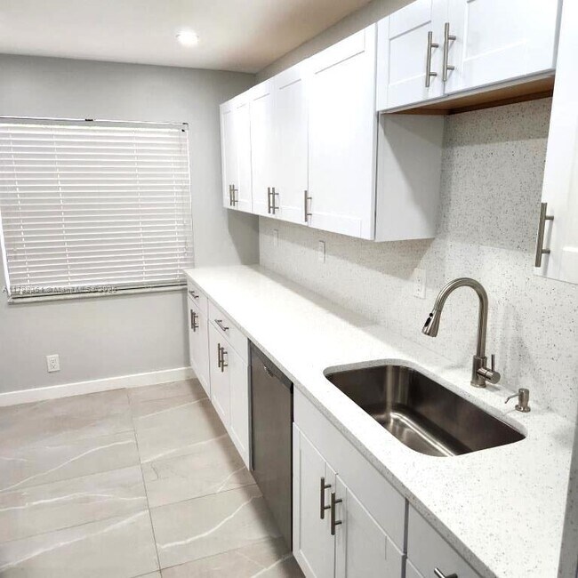 Foto del edificio - 1335 NW 94th Way