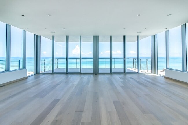 Building Photo - 3651 Collins Ave