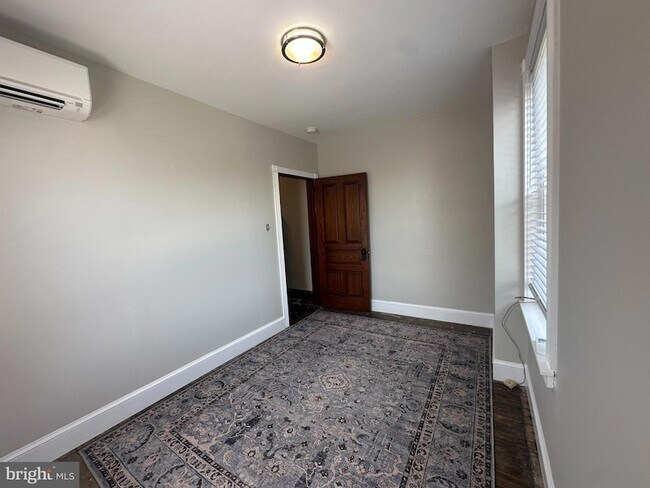 Foto del edificio - 242 E 8th Ave