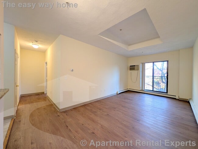 Building Photo - 373 Highland Ave