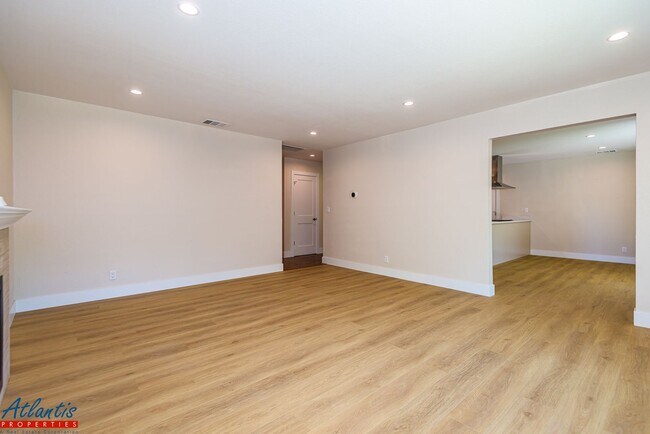 Foto del edificio - Gorgeous & Remodeled Home