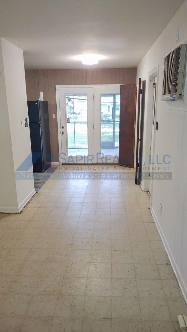 Foto del edificio - Charming 3-Bedroom Home - Move in by 01/15...