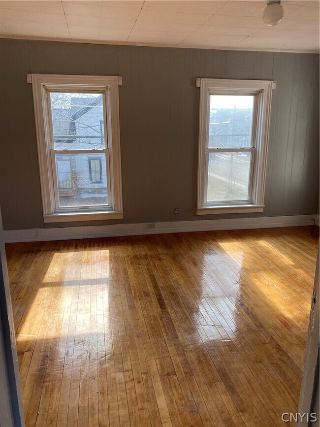 Foto del edificio - 302 N Rutland St