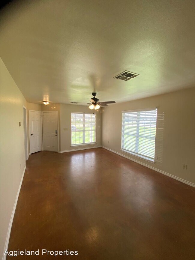 Foto del edificio - 3 br, 2 bath House - 1255 Flying Ace Circle