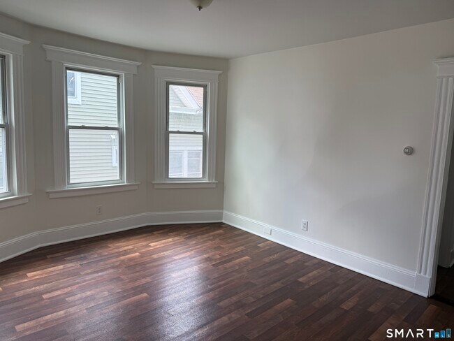 Building Photo - 173 Chestnut Ave