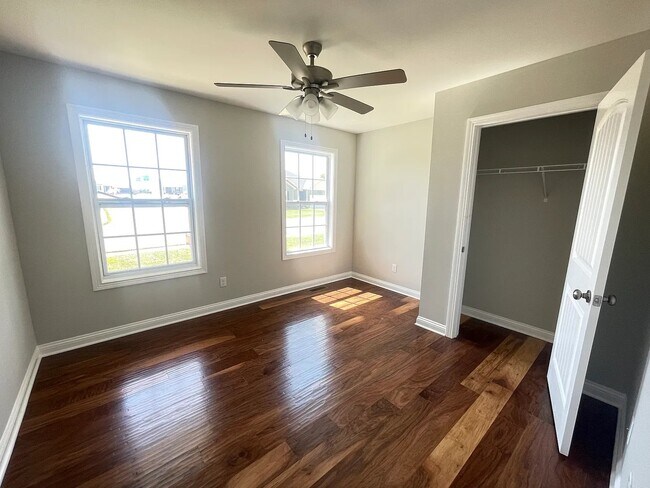 Foto del edificio - 2027 Spring Lakes Cir