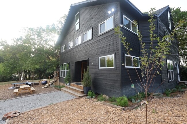 Building Photo - 6868 County Rd 889