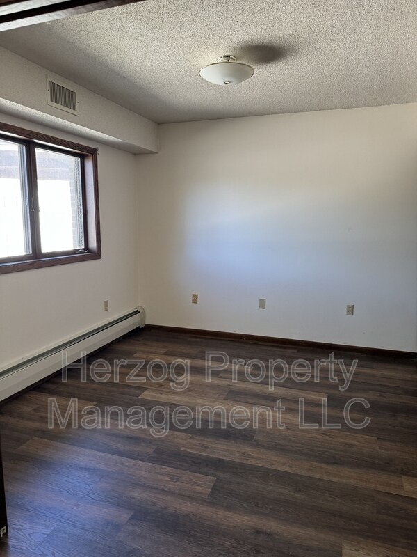 Foto del edificio - 1425 19th Ave SW