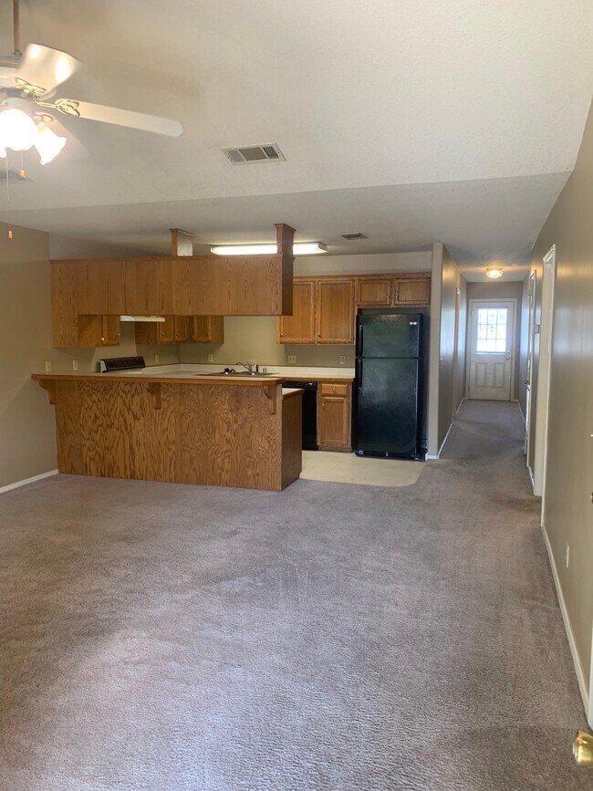 Foto del edificio - 2620 W C St