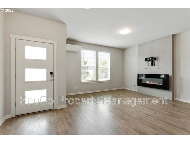 Building Photo - 8037 SE Engelmann St