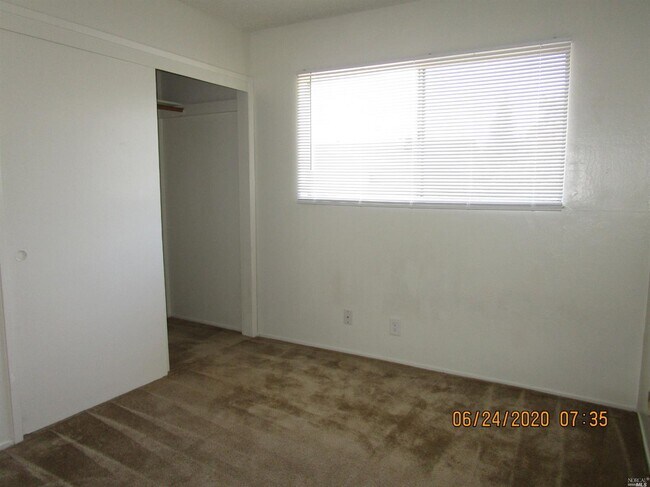 Building Photo - 39 El Basset Ct
