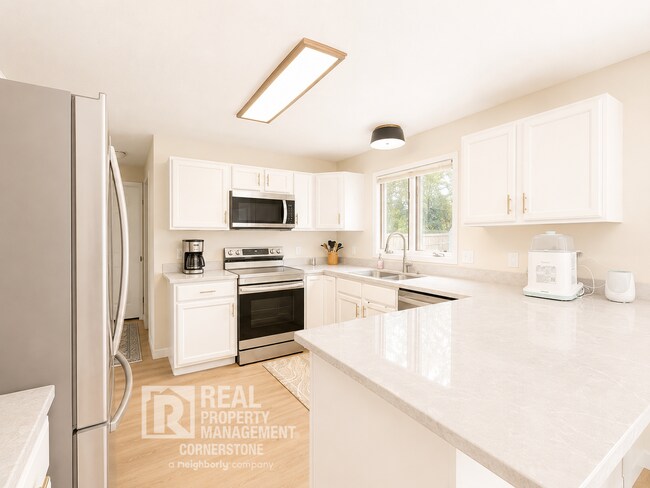 Foto del edificio - Spacious 4BD Home in Orchard Meadows | Finished Basement | Large Backyard
