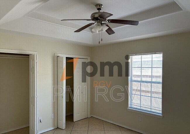 Foto del edificio - 306 W Albatross Ave