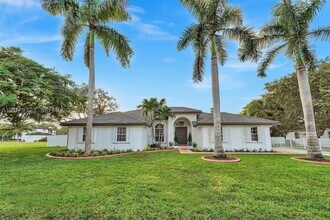 Building Photo - 18440 SW 77th Ct