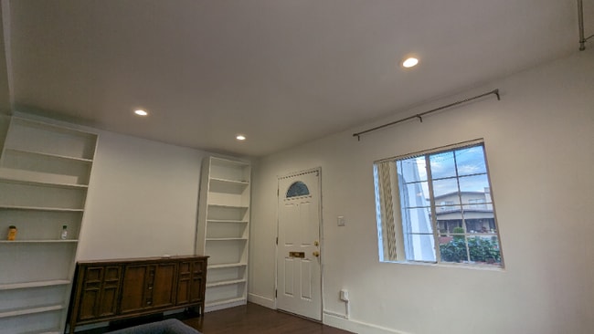 Foto del edificio - 1122 E Harvard St