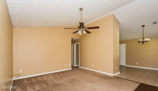 Building Photo - 3 br, 2 bath House - 485 Lakeshore Dr