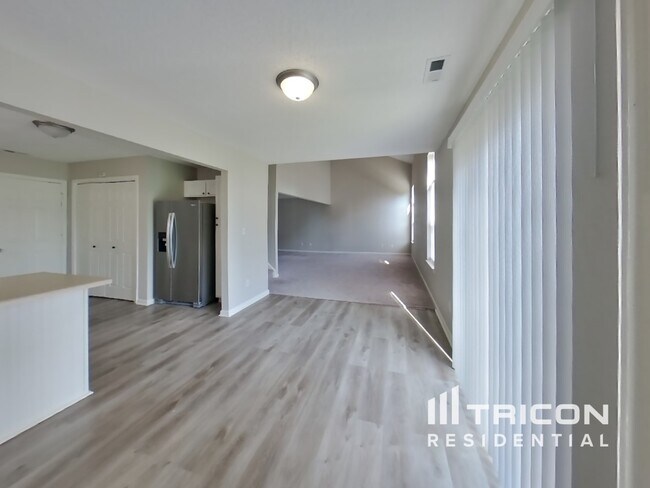 Building Photo - 3811 White Cliff Way Whitestown IN