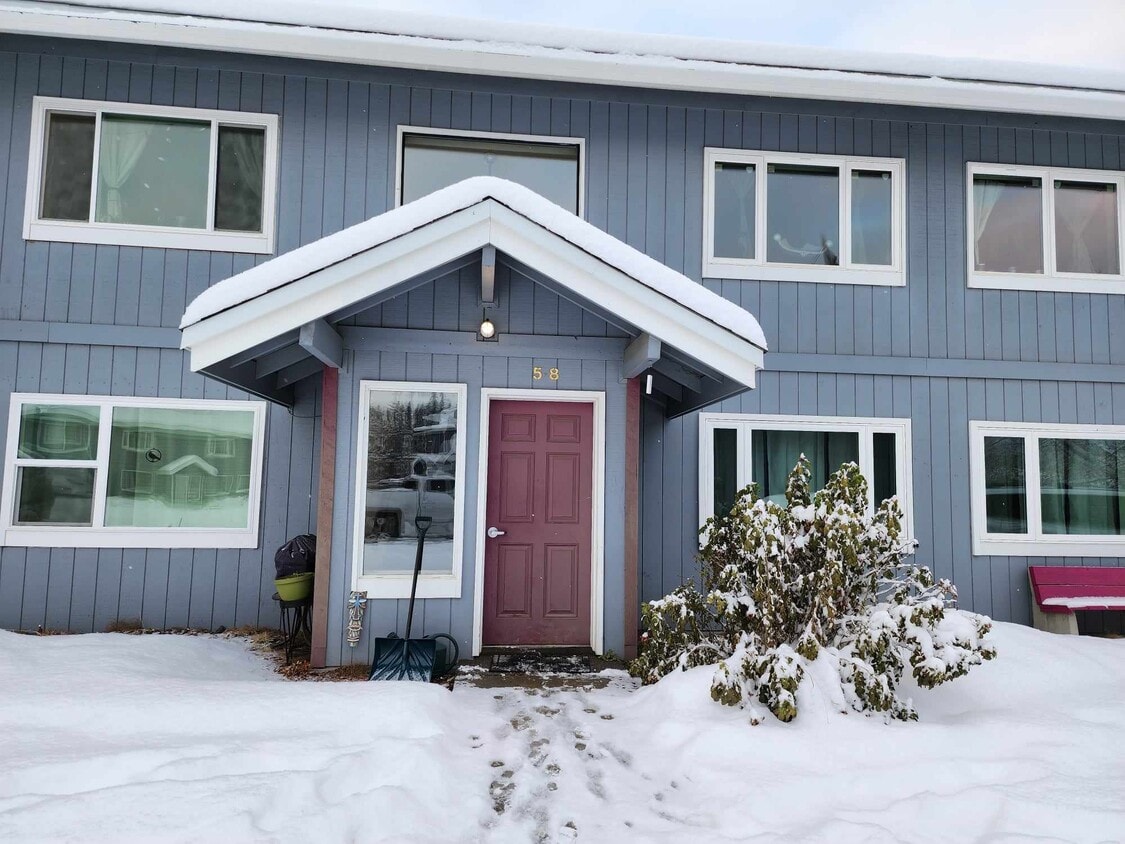 193 Palace Cir, Fairbanks, AK 99701 Townhome Rentals in Fairbanks AK