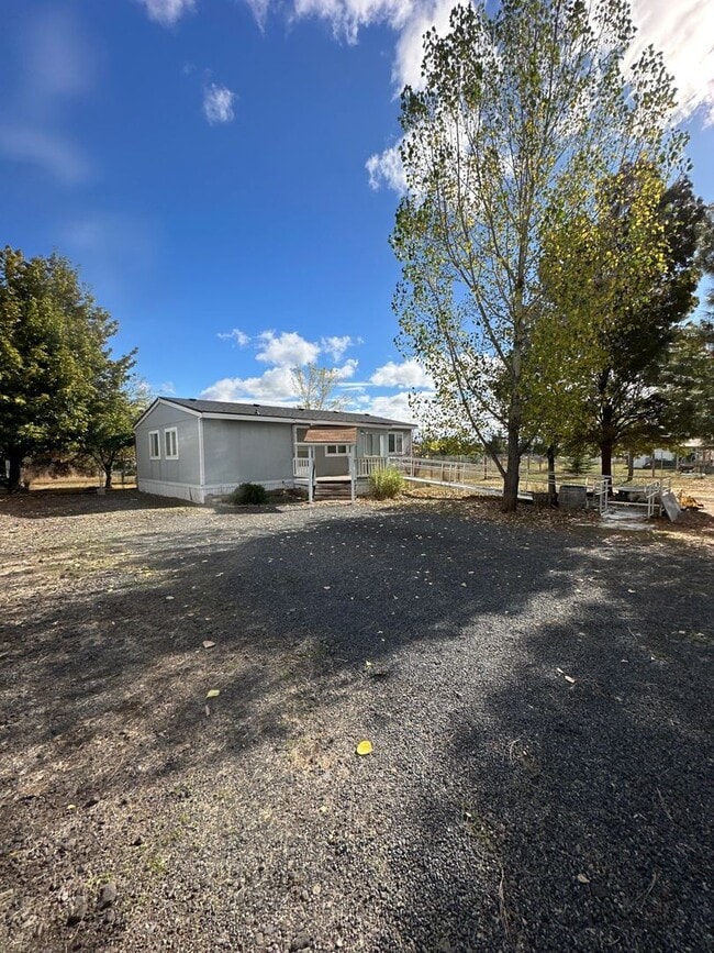 Building Photo - 15517 Riveredge Rd