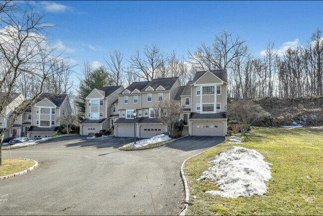 Foto del edificio - 180 Governor Trumbull Way