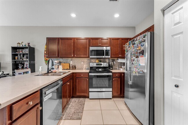 Foto del edificio - 3763 SE 2nd St