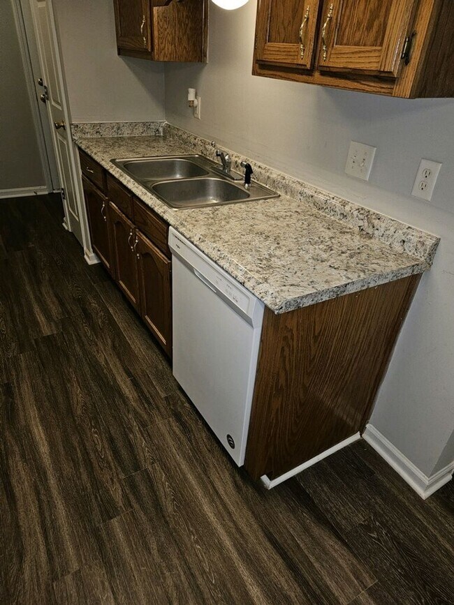 Foto del edificio - FIRST MONTH HALF PRICE! Beautiful town house in Collierville!