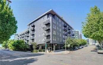 Building Photo - 3104 Western Ave