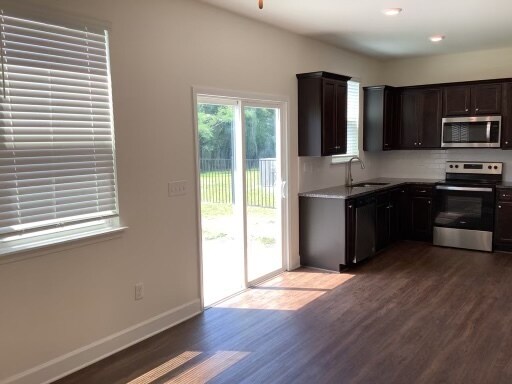 Foto del edificio - 10316 Riverwalk Ct