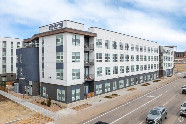 Vista alternativa del edificio - The Point Crossing