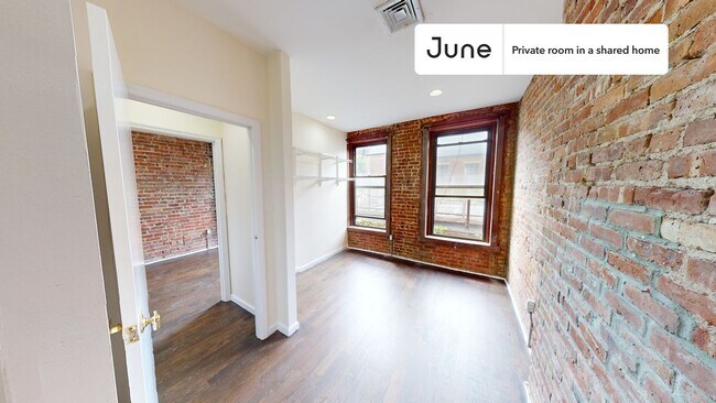 Building Photo - Room in Shared 4 bed/2 bath home