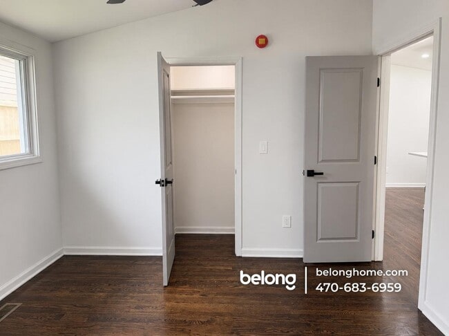 Building Photo - 1735 Alvarado Terrace SW