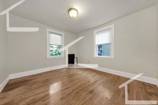 Foto del edificio - Charming 5 Bedroom-No Broker Fee