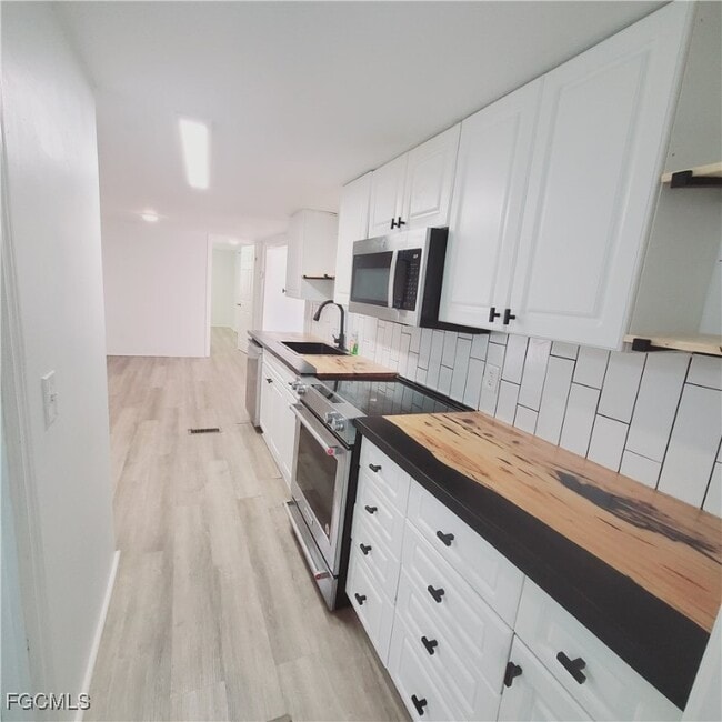 Foto del edificio - 26222 Earl Rd