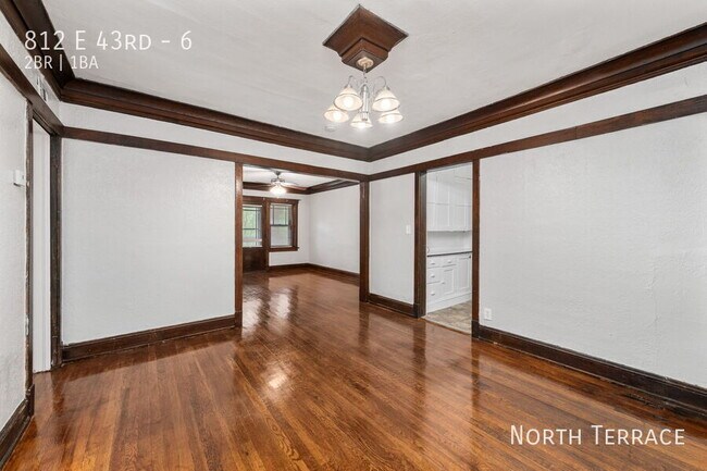 Foto del edificio - 812 E 43rd-6