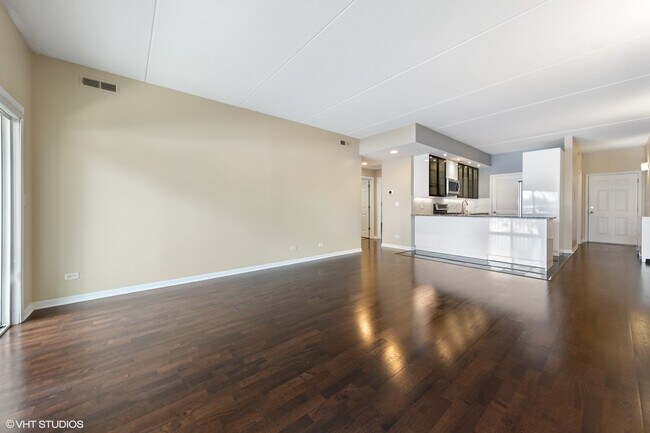 Foto del edificio - 4625 W Lawrence Ave