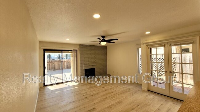 Foto del edificio - 13208 Creek Park Ln