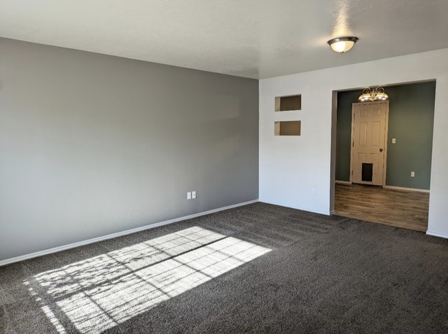 Building Photo - 5696 S Pepperview Way