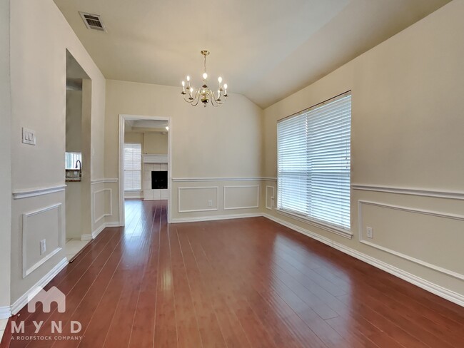 Foto del edificio - 9860 Buckingham Ln