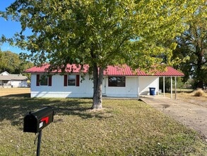 Building Photo - 419 S Cherry St