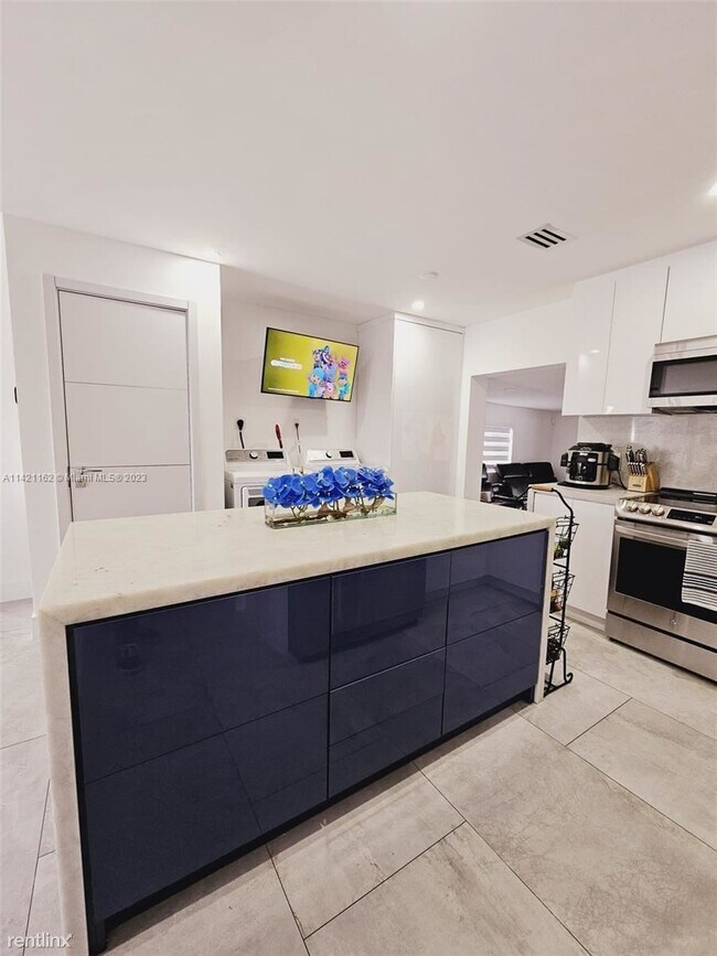 Foto del edificio - 2 br, 2 bath House - 2321 NW 196th Ter