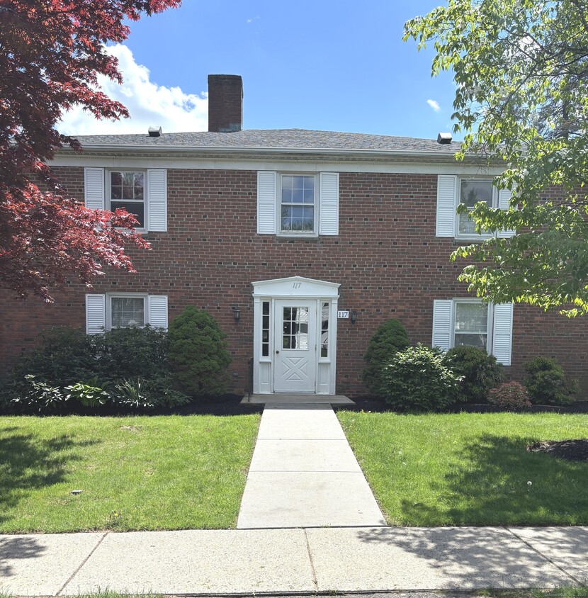 Primary Photo - 117 Shadow Ln