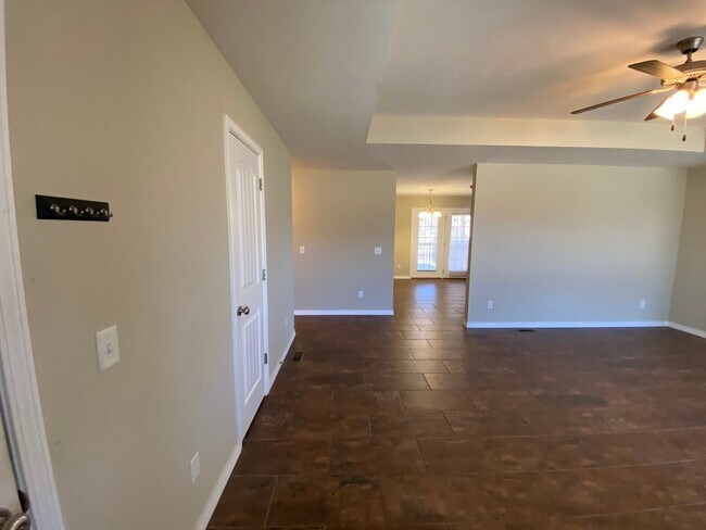 Foto del edificio - Beautiful 3 bedroom Home in Battlefield MO