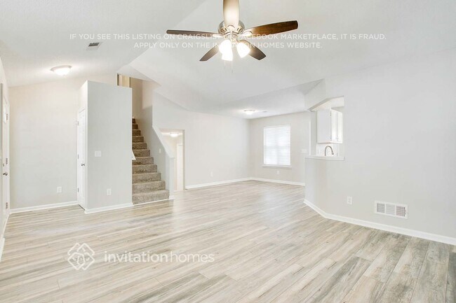Foto del edificio - 1753 Woodvine Ct