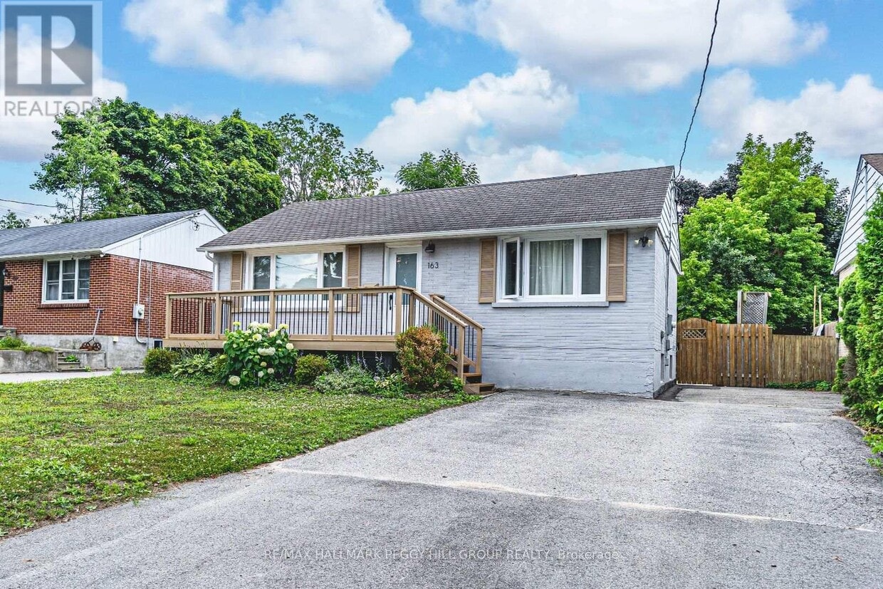 Primary Photo - 163 Gunn St