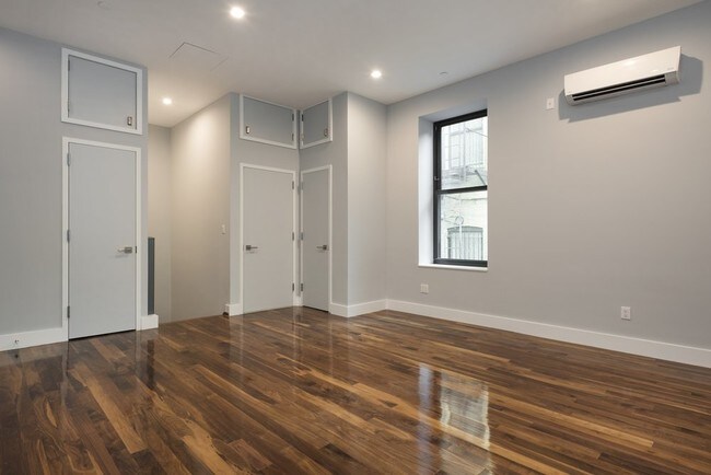 Foto del edificio - 347 E 105th St